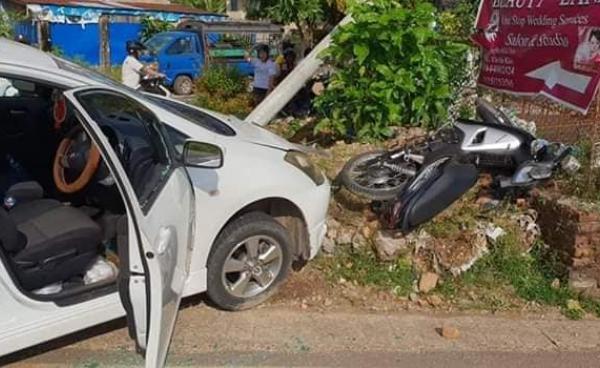 The unlicensed vehicle and the traffic police officer’s motorcycle, which were involved in the incident (Facebook)