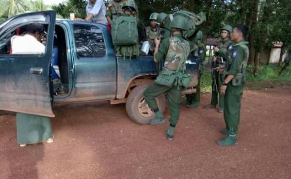 Tatmadaw soldiers are seen in the Taung Pauk area. (Photo – Facebook)