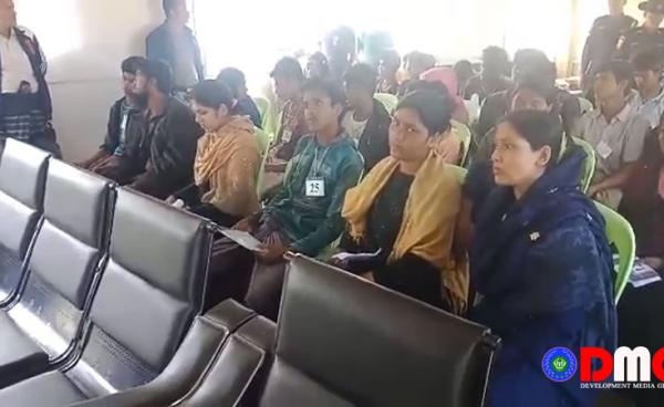 မတ်လ ၁၉ ရက်နေ့က ဘင်္ဂလားဒေ့ရှ်နိုင်ငံမှ ရခိုင်ပြည်နယ်သို့ မွတ်ဆလင်ဒုက္ခသည် ၁၁ ဦးဝင်ရောက်လာ စဉ်။ ဓာတ်ပုံ-ချလူးအောင်