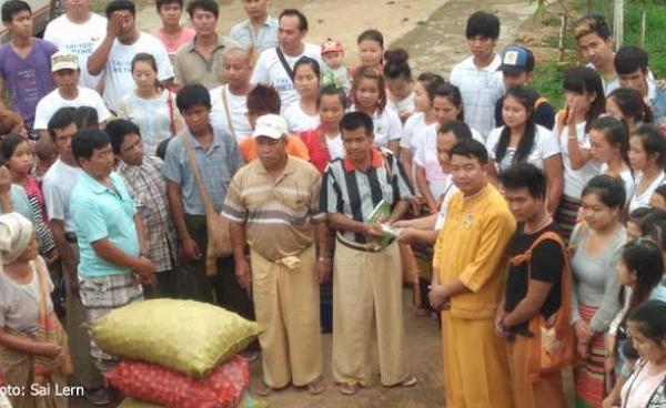 SNLD M.P. Sai Wan Leng Kham Visits an IDP Camp in Lashio