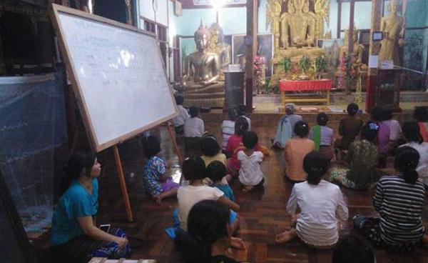 သီပေါမြို့နယ် အောင်မင်္ဂလာဘိုးတော်ဘုန်းကြီးကျောင်းရောက် နမ္မတူဒေသခံ စစ်ဘေးရှောင်များ