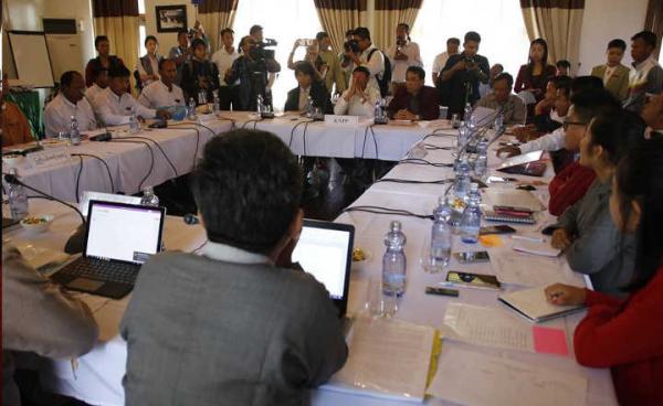 လွိုင်ကော်မြို့ ဗိုလ်ချုပ်ကြေးရုပ်ကိစ္စ ၅ ပွင့်ဆိုင်တွေ့ဆုံဆွေးနွေးပွဲ(PKPF)