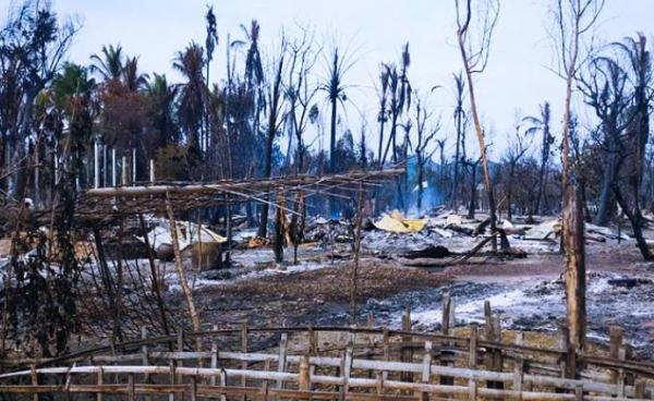 မီးရှို့ပျက်စီးခဲ့သည့် မြောက်ဦးမြို့နယ်၊ လက္ကာကျေးရွာအားတွေ့ရစဉ်။