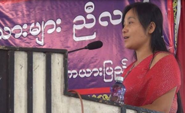 ရွေးကောက်ပွဲတွင် လူမျိုးပေါင်း စုံဒီမိုကရေစီပါတီ (ကယားပြည်နယ်) အနေဖြင့် ပါဝင်ယှဉ်ပြိုင်မည့် အမျိုးသမီးကိုယ်စားလှယ်ဖြစ်သူ နောလူဒီးကို တိုင်းရင်းသားပါတီနှင့် လူထုညီလာခံတွင် မြင်တွေ့ရစဉ် (ဓါတ်ပုံ-ကေတီ)