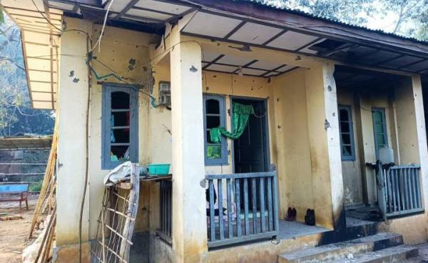 ယနေ့မနက်ပိုင်း တိုက်ခိုက်မှုအတွင်း ထိခိုက်ပျက်စီးမှုမြင်ကွင်း /Myo Thant Aung