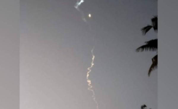 တရုတ်အာကာသယာဉ်အပိုင်းအစများ ဇန်နဝါရီ ၂၆ ရက်က ရခိုင်ပင်လယ်ပြင်သို့ ပေါက်ကွဲသံနှင့်အတူကျရောက်ခဲ့စဉ်။