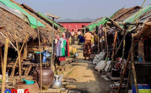 ရခိုင်ပြည်အတွင်းရှိ စစ်ဘေးရှောင်စခန်းတစ်ခုအားတွေ့ရစဉ်