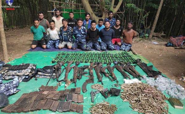 14 border police personnel, including a senior officer, surrendered to the Arakan Army released by AA)