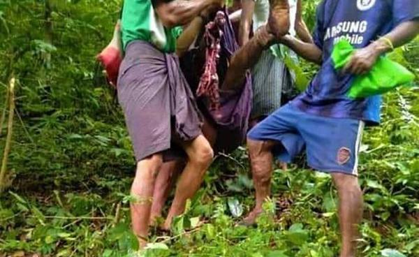 A landmine victim in Minbya Township, Arakan State, was taken to a public hospital on August 5.