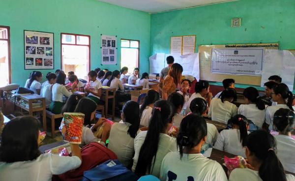 MACDO is providing educational campaign on drug issue at Andin high school (Photo: MACADO)