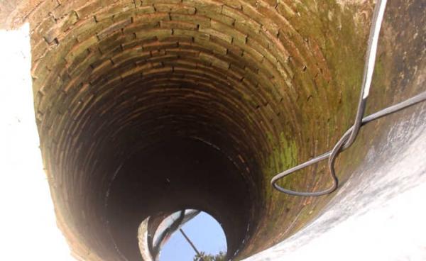 ရေအရောင်ပြောင်းလဲသွားသည့် ရေတွင်း (MNA)