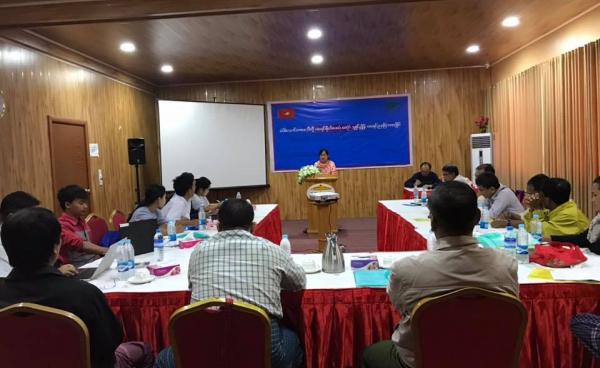 Photo- မွန်အမျိုးသမီးခေါင်းဆောင်တစ်ဦး တက်ရောက်ဆွေးနွေးစဉ်(Hong Sa)