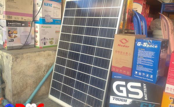 စစ်တွေမြို့၊ လျှပ်စစ်ပစ္စည်းနှင့် ဆိုလာအရောင်းဆိုင်တစ်ဆိုင်ကို တွေ့ရစဉ်။