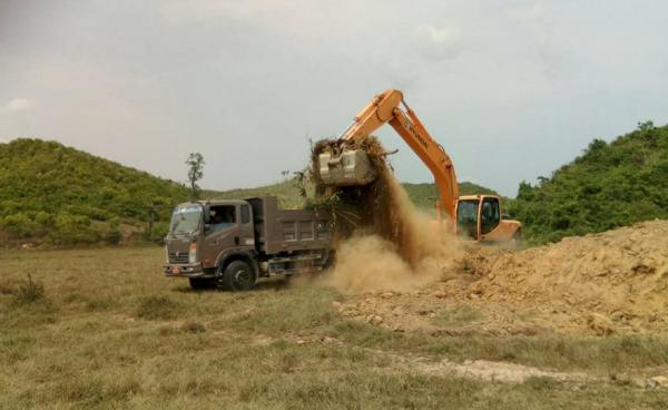  တောင်ချိုင်ဆည်တည်ဆောက်နေခြင်းမြင်ကွင်း