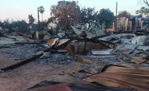 စစ်ကိုင်းတိုင်း ရေဦးမြို့နယ်တွင် ယခုရက်ပိုင်းအတွင်း စစ်ကောင်စီအဖွဲ့၏ မီးရှို့ဖျက်ဆီးခံရသည့် ကျေးရွာ ၁၉ ခုမှ နေအိမ်မီးရှို့ခံရသည့် မြင်ကွင်း