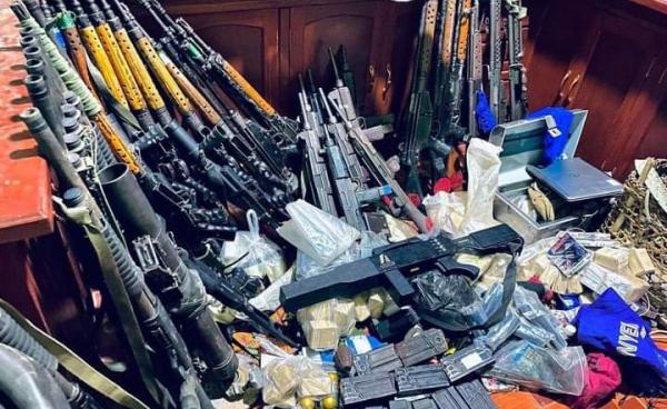 ထန်တလန် ရဲစခန်းမှ သိမ်းပိုက်ရရှိသည့် လက်နက်ခဲယမ်းများနှင့် ကျဆုံး CNA ရဲဘော်တစ်ဦး