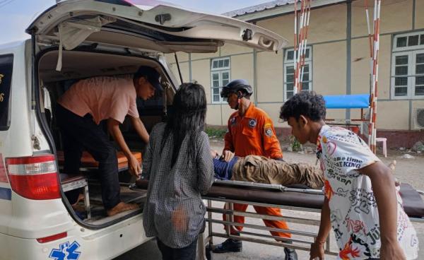 ဧပြီလ ၁၆ ရက်နေ့က ဆိုင်ကယ် မတော်တဆဖြစ်ပွားမှုတစ်ခုအားတွေ့ရစဉ်။ ဓာတ်ပုံ - ရွှေရောင်မေတ္တာဖောင်ဒေးရှင်း။