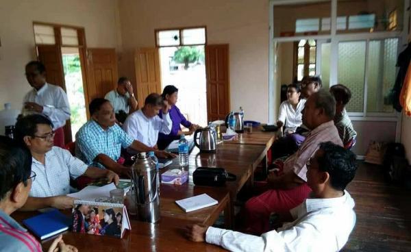 MNP-AMDP နှစ်ပါတီပေါင်းစည်းရေး ဆွေးနွေးခဲ့စဉ်(photo/Facebook)