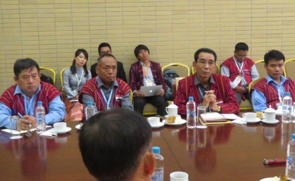 ဇူလိုင်လ ၁၂ ရက်နေ့က ကေအဲန်ပီပီနှင့် ငြိမ်းချမ်းရေးကော်မရှင်တို့ အလွှတ်သဘောတွေ့ဆုံဆွေးနွေးခဲ့စဉ်(ဓါတ်ပုံ-ငြိမ်းချမ်းရေးကော်မရှင်)