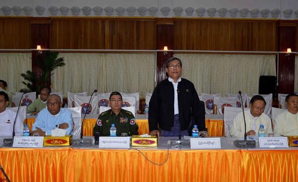 ဧပြီ ၂၇ ရက်နေ့က ပြုလုပ်ခဲ့သော ပြည်နယ်အစိုးရအဖွဲ့နှင့် လူမှုအဖွဲ့အစည်းတို့ တွေ့ဆုံပွဲ (ဓာတ်ပုံ - စံမြရွှေ)