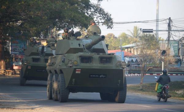 ပုံဟောင်းအသုံးပြုထားပါသည်။