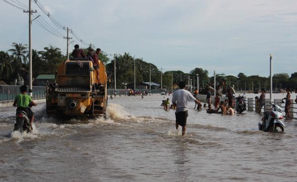 Road expansion failure at Kannar Lan as seawater floods the road (Photo:MNA)