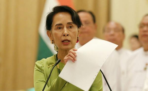 Myanmar's state counsellor Aung San Suu Kyi speaks during a joint press conference with Indian Prime Minister Narendra Modi (not pictured) at the presidential house in Naypyitaw, Myanmar, 06 September 2017. Photo: Hein Htet/EPA