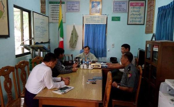 Holding discussion over the planned protest. Photo: Protection for Journalists Committee -Myanmar