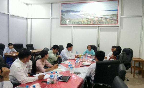 Mon State Hluttaw and State Health officials discuss the H1N1 outbreak (photo: Naiaung Naing/Facebook)