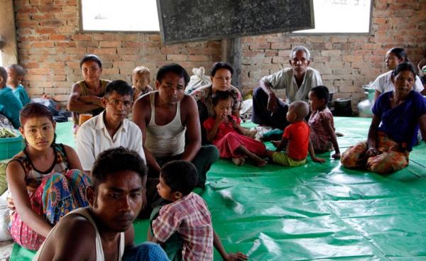 Displaced Rakhine villagers who fled from a conflict area at a temporary shelter at Yay Soe Chaung village in Buthee Taung township, northern Rakhine State, Myanmar, 25 April 2016. Photo: Nyunt Win/EPA