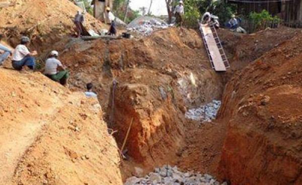 အော်ရီဒူးဖုန်းတိုင် တည်ဆောက်မည့်နေရာ ကန့်ကွက် (ဓါတ်ပုံ-ကေတီ)