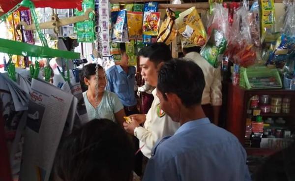 ဆေးဆိုင်များ စပ်ဆေးရောင်းချက်မှု ကွင်းဆင်းစစ်ဆေးစဉ်(photo: MNA)  