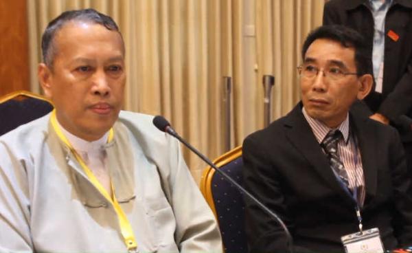 (ဝဲမှယာ) ဦးလှမောင်ရွှေနှင့် ခူဦးရယ်တို့ သတင်းစာရှင်းလင်းပွဲပြုလုပ်စဉ်(MNA)