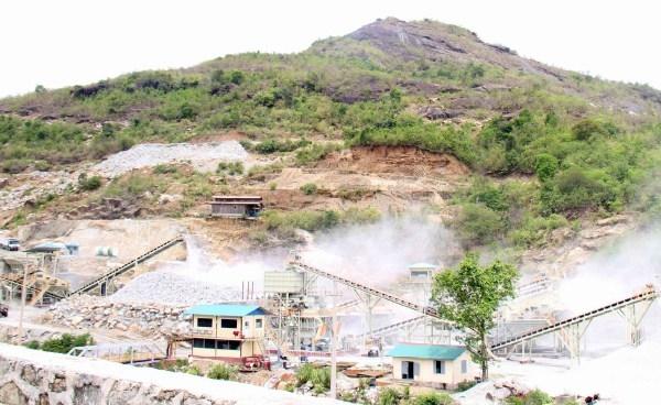 မွန်ပြည်နယ်ရှိ ကျောက်မိုင်းလုပ်ငန်းတစ်နေရာ(Internet)