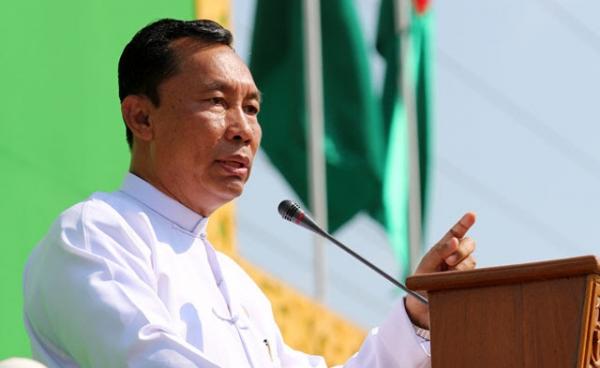 ပဲခူးတိုင်းဒေသကြီးတွင်  ပြီးခဲ့သည့်နှစ် ဒီဇင်ဘာလက ပြုလုပ်သည့် ပြည်ထောင်စုကြံ့ခိုင်ရေးနှင့် ဖွံ့ဖြိုးရေးပါတီ တောင်သူ လယ်သမားရေးရာ လူထုတွေ့ဆုံပွဲကို တက်ရောက်လာသည့် ပါတီ ဥက္ကဌ သူရဦးရွှေမန်း။ (ဓာတ်ပုံ - မဇ္စျိမ )