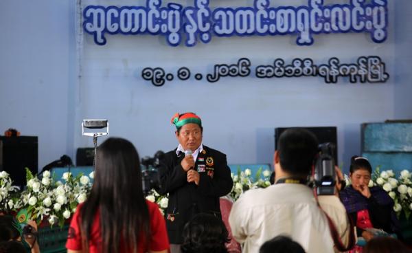 ကေဘီစီ ပညာဒါန ဆရာမ မရန်လုရာ နှင့် ခေါန်နန်စင်တို့ သတ်ခံရမှု တစ်နှစ်ပြည့်အောက်မေ့ဘွယ်ဆုတောင်းပွဲ နှင့် သတင်းစာရှင်းလင်းပွဲကို ၂၀၁၆ခုနှစ် ဇန်နဝါရီလ ၁၉ ရက် နေ့လည်က ရန်ကုန်မြို့ မင်းရဲကျော်စွာလမ်းရှိ မြန်မာနိုင်ငံနှစ်ခြင်းခရစ်ယာန် အသင်းချုပ်တွင် ကျင်းပပြုလုပ်ခဲ့စဉ်။ (ဓာတ်ပုံ - သက်ကို၊ မဇ္စျိမ)