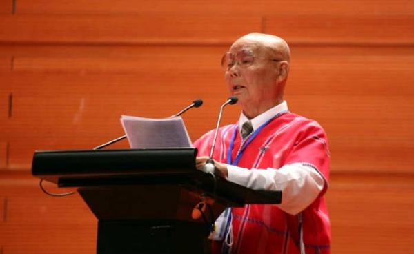 ဇန်နဝါရီ ၁၂ရက်က ပြည်ထောင်စုငြိမ်းချမ်းရေးညီလာခံတွင်တွေ့ရသည့် KNUဥက္ကဌ ဗိုလ်ချုပ်ကြီး မူတူးစေးဖိုး(ဓာတ်ပုံ- သက်ကို/မဇ္ဈိမ)