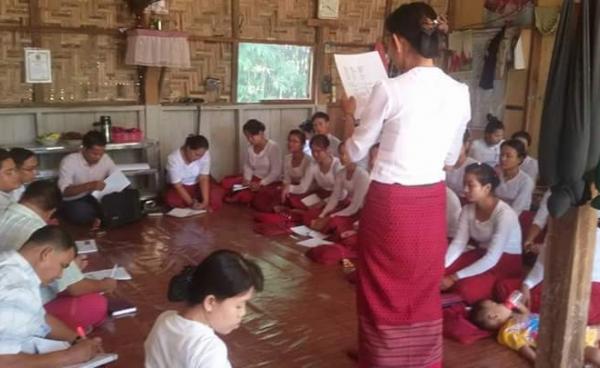 မွန်ကျောင်းဆရာမများ(Min Min Nwe)