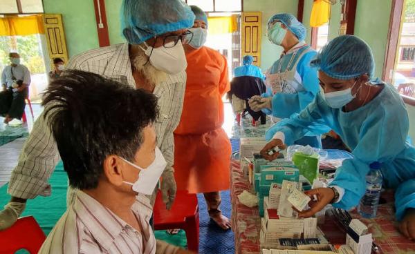 နယ်လှည့်ဆေးကုသရေးအဖွဲ့ (မိစန္ဒာနွန်)