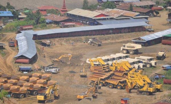 ဖားကန့်ဒေသရှိ အစိုးရပိုင်ကျောက်စိမ်းလုပ်ကွက်အားတွေ့ရစဉ်။ (ဓာတ်ပုံ - Kachin Land)