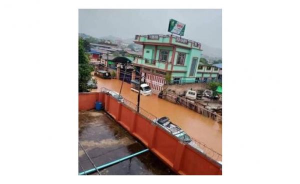 ဓါတ်ပုံ။ လားရှိုးရေကြီးရေလျှံဖြစ်ပွား