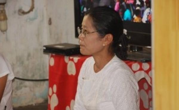 ဓါတ်ပုံ - Nai Ponya Ong Non Htaw