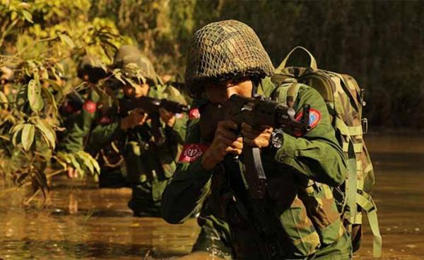 ဓာတ်ပုံ - AA