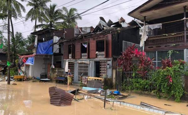 မော်လမြိုင်မြို့ပေါ်မှ လေဆင်နှာမောင်းဒဏ်ခံရသည့်နေအိမ်(Facebook)