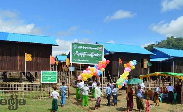 ကချင်ပြည်နယ်မှ ပြန်လာသည့် ရခိုင်ရွေ့ပြောင်းများအတွက် နေအိမ်ပေးအပ် (ကျော်မင်း/မဇ္စျိမ)