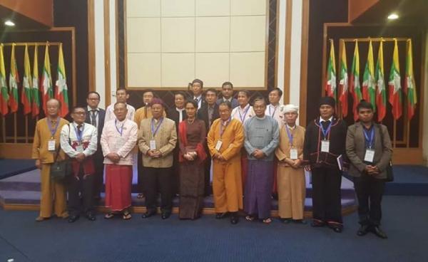State Counselor and UNFC leaders (Photo: Hla Maung Shwe)