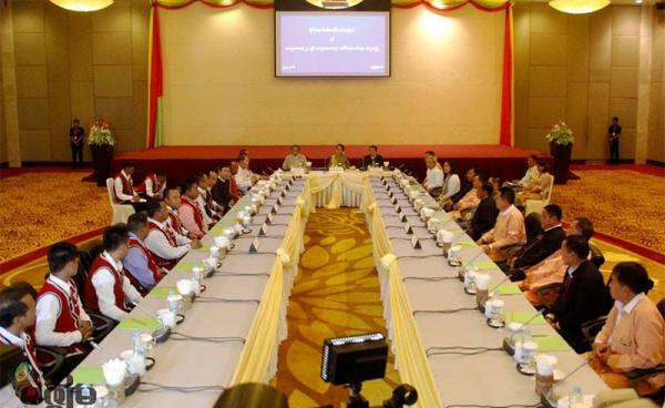 Myanmar State Consellor Aung San Suu Kyi has met with Wa and Mongla rebel representatives at Thingaha Hotel in Naypyitaw on July 29, 2016. Photo: Min Min/Mizzima