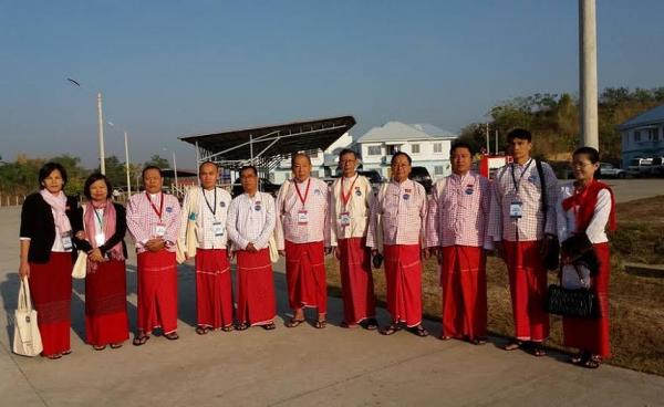  ပြည်တွင်းမွန် ၃ ပါတီခေါင်းဆောင်များနှင့် မွန် CSO တို့အမှတ်တရဓါတ်ပုံ(Banya Aung Moe)