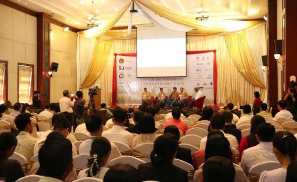 Photo- မွန်ပြည်နယ်ရင်းနှီးမြှုပ်နှံမှုပြပွဲ ၂၀၁၉ တွင်မွန်ပြည်နယ် အစိုးရအဖွဲ့ဝင် ဝန်ကြီးများ၏ Penal Discussion အစီအစဉ် (Mon State Government Office)