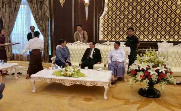 Lt. Gen. Yawd Serk and U Aung Min